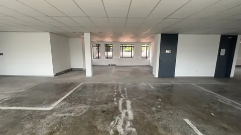 Office to let in Hyde Park (10)